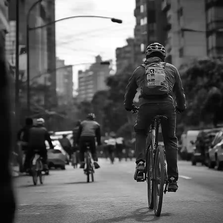 ciclista por carrera septima en bogotá